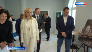 «Здесь должно быть интересно»: Дмитрий Демешин осмотрел досуговый центр на Комсомольской площади