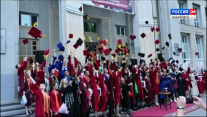 Дипломы выпускникам магистратуры торжественно вручили в Тихоокеанском государственном университете