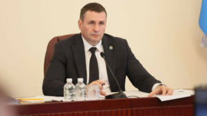 Дмитрий Демешин: «Принял решение поддержать будущих учителей – нашим школам нужны талантливые кадры»