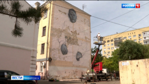 Хабаровск готовится к 3 сентября: на площади Славы обновили мемориал, новый мурал появится в центре
