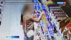 «Фанатку» сладкого задержали: хабаровчанка украла из супермаркета более 200 плиток шоколада