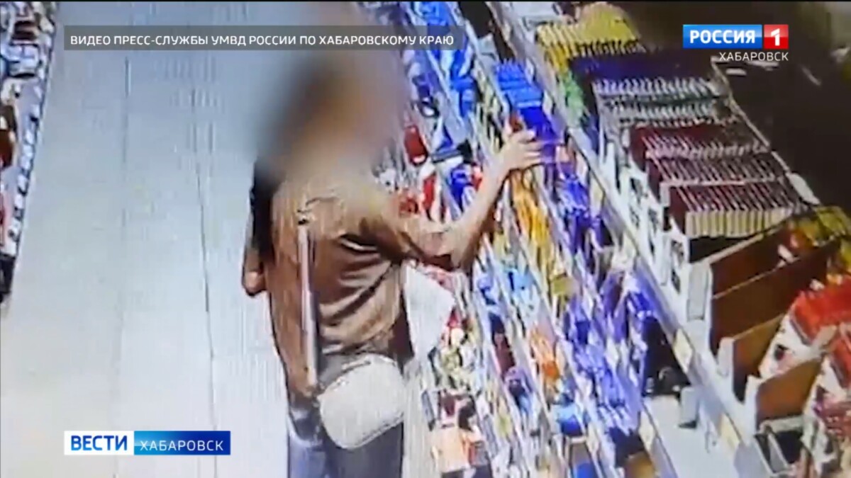 «Фанатку» сладкого задержали: хабаровчанка украла из супермаркета более 200 плиток шоколада