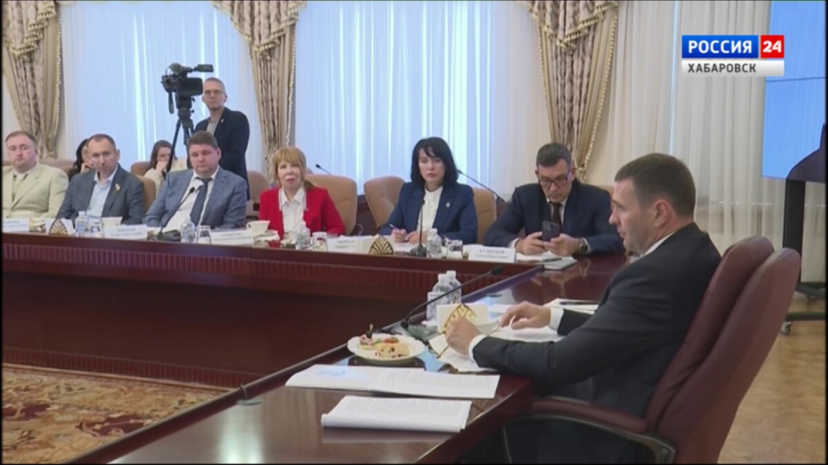 И дальше работать на благо края: Дмитрий Демешин подвёл первые итоги работы на посту губернатора