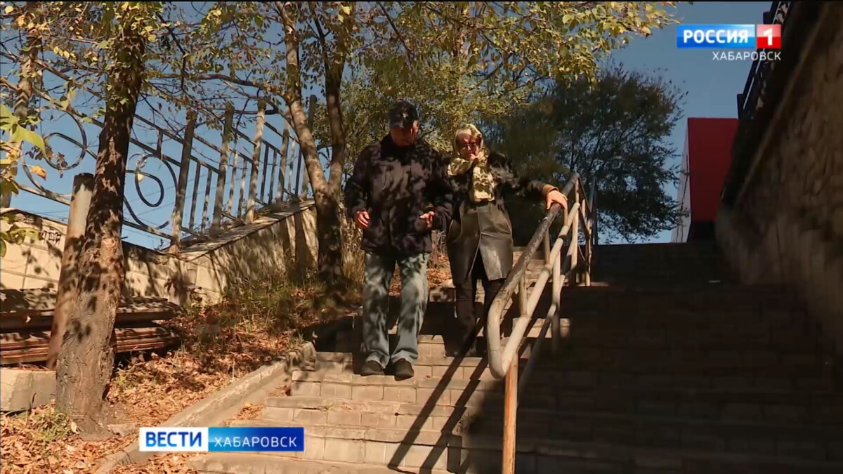 Управление дорог Хабаровска: к фирме, затянувшей с ремонтом привокзальной лестницы, применят санкции