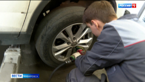 Ажиотаж в автосервисах и шиномонтажных Хабаровска: водители спешат «переобуться» перед первым снегом