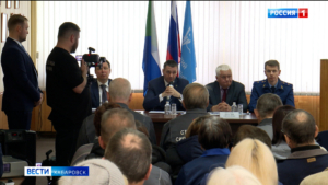 «Главное – сохранить производство и специалистов»: Дмитрий Демешин встретился с сотрудниками ХСЗ