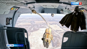 Спецназ Восточного военного округа встретил свой профессиональный праздник …в небе