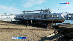 Избавить от «болячек» до весны: более двадцати судов встали на ремонт на хабаровской РЭБ флота