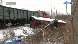 Расследование столкновения автобуса с поездом в Хабаровске взял под свой контроль глава Следкома РФ
