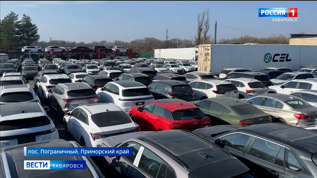 В преддверии повышения утильсбора поставки автомашин через границу с Китаем выросли в четыре раза