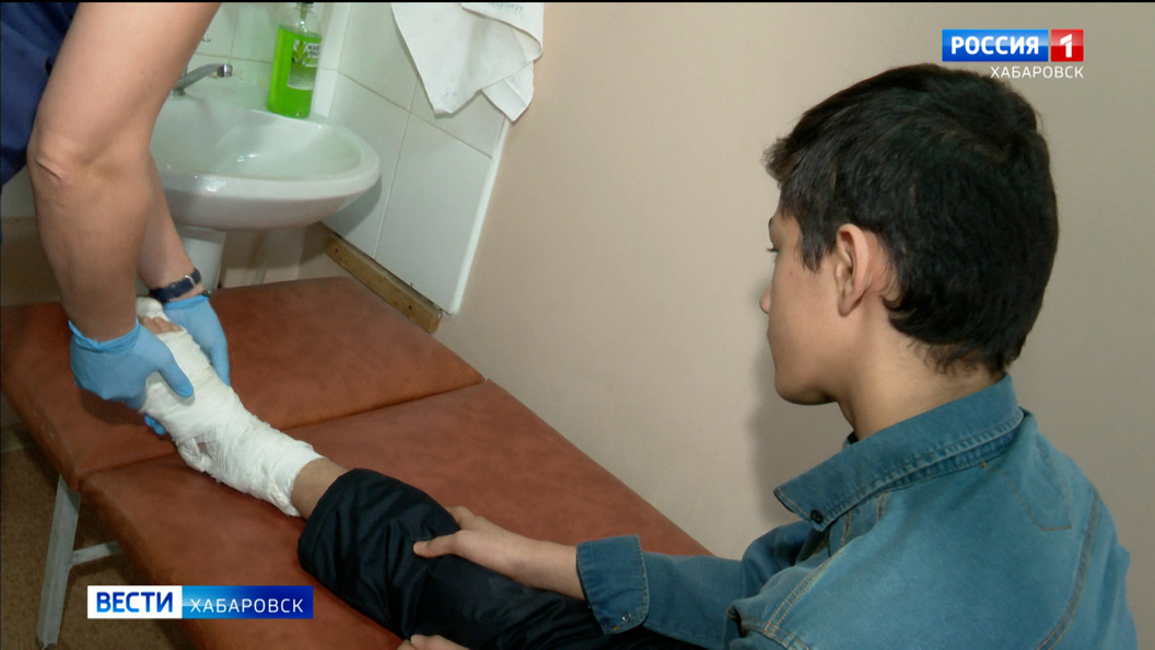 Рост количества обращений из-за травм на гололёде фиксируют в Хабаровске детские хирурги