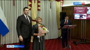 «Пусть ваш путь будет ярким и долгим»: Дмитрий Демешин наградил лучших работников искусства края