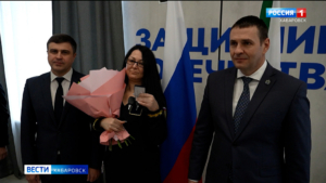 Дмитрий Демешин передал ключи от автомобиля на «ручном» управлении в школу ДОСААФ Комсомольска