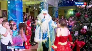 Подарки от главы региона и мюзикл от Деда Мороза: на Губернаторской ёлке побывали дети со всего края