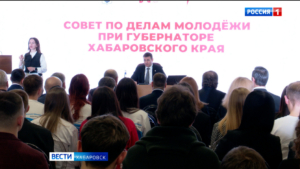 «Будем вас поддерживать!»: Дмитрий Демешин ознакомился с работой Молодёжного досугового центра