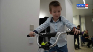 Подарки от губернатора Хабаровского края получили дети кавалера Ордена Мужества