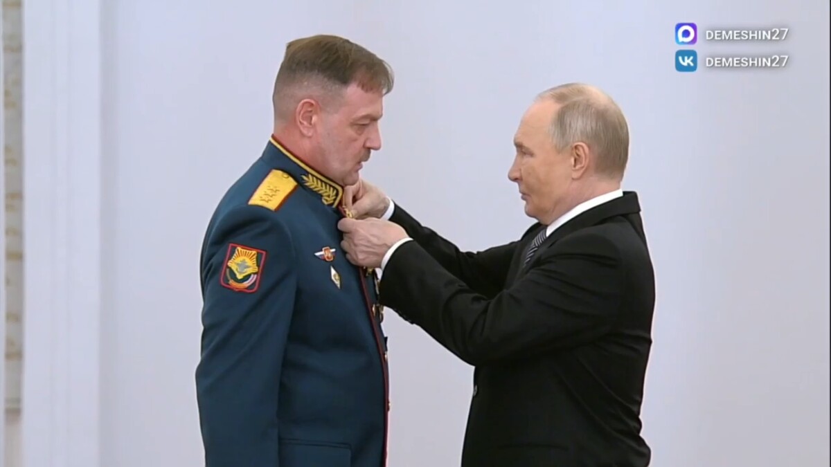 Звание Героя России присвоено командующему группировкой «Восток» в зоне СВО Андрею Иванаеву