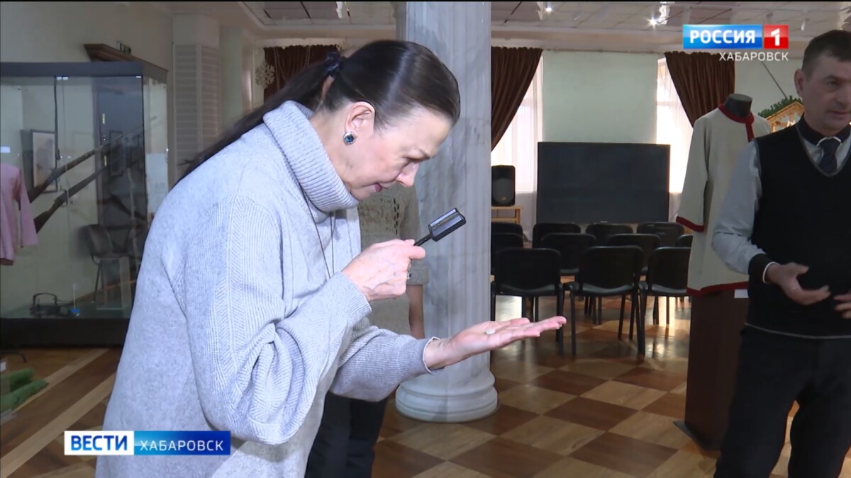 Уникальные находки с Большого Уссурийского острова передали в Музей истории Хабаровска