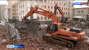 Известный «долгострой» на улице Шеронова в Хабаровске демонтируют по поручению Дмитрия Демешина