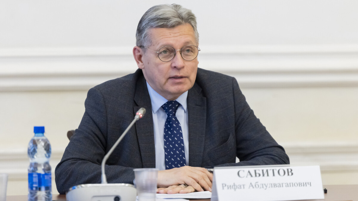 Рифат Сабитов открыл круглый стол, посвящённый информационному противостоянию в интернете