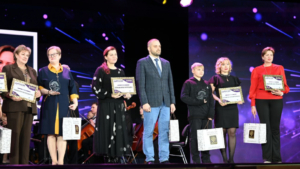 Пятеро хабаровских онкологов получили в Кремле высшие награды на премии «Будем жить!»