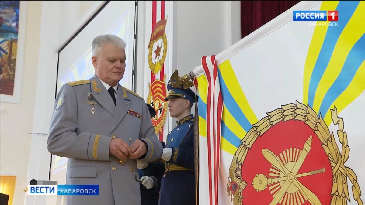11-й гвардейской Краснознаменной армии ВВС и ПВО Восточного Военного округа вручили Орден Суворова