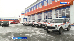 Девять полноприводных машин передали в зону спецоперации спасатели Хабаровска