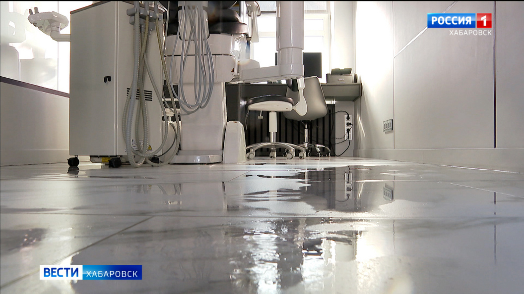 Кипяток шёл через стены: авария «закрыла» клинику в доме-памятнике архитектуры в Хабаровске