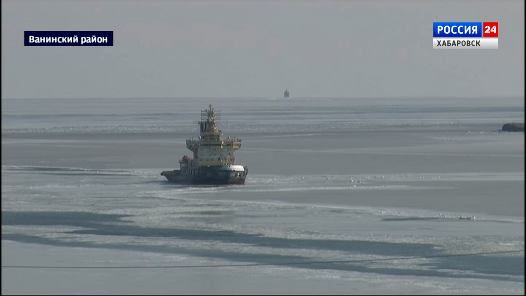 Смотрите в 21:10. Ледоколы «Санкт-Петербург» и «Магадан» вышли на дежурство в морском порту Ванино