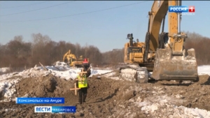 Город будет защищён: русло реки Силинки в Комсомольске расчищают с серьёзным опережением графика