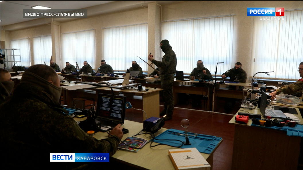 «От простого к сложному». Активная подготовка операторов беспилотников идет в учебных центрах ВВО