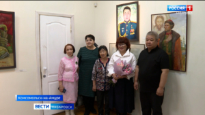 «Здесь каждый – Герой»: художницы со всей страны представили свои работы на выставке в Городе юности