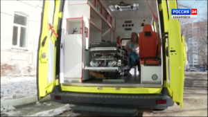 «Давно их ждали, спасибо губернатору!»: врачи Перинатального центра получили два новых реанимобиля