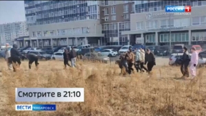 Смотрите в 21:10. Субботник на дамбе арены «Ерофей» дал старт двухмесячнику чистоты в Хабаровске