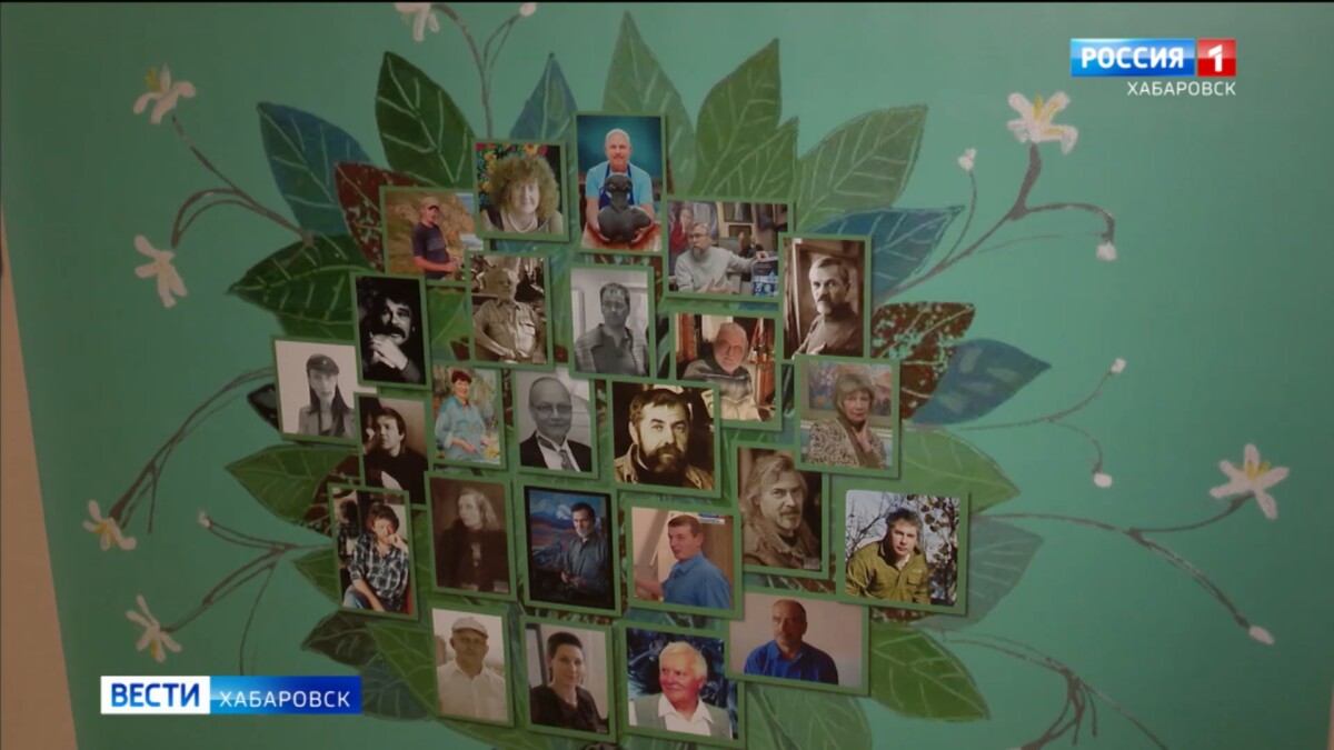 «Букет» искусства: в Дальневосточном художественном представили работы мастеров-юбиляров