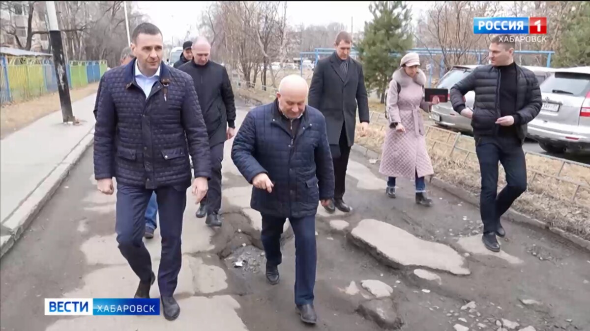 «Люди правильно критикуют»: губернатор поставил задачу срочно отремонтировать дороги в Хабаровске
