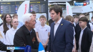 «Это сильно откликается в душе»: коллекционер из КНР встретился в Хабаровске с внуком Гагарина