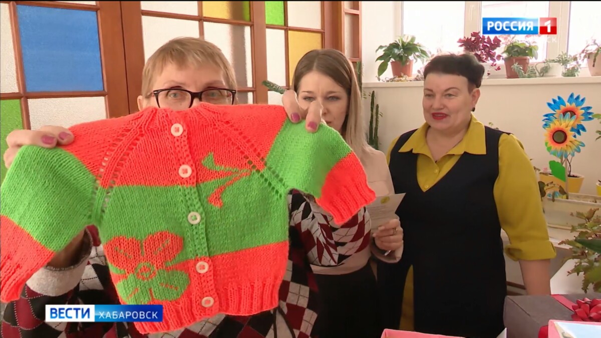 «Передаём капельку своей души»: «серебряные» волонтёры Хабаровска просят помочь в приобретении пряжи