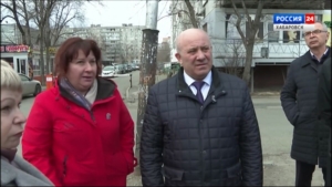 «Дорогу необходимо ремонтировать»: мэр Хабаровска встретился с жителями переулка Байкальский