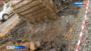 «Камушек к камушку»: мостовую начала прошлого века раскопали во время ремонта улицы Серышева