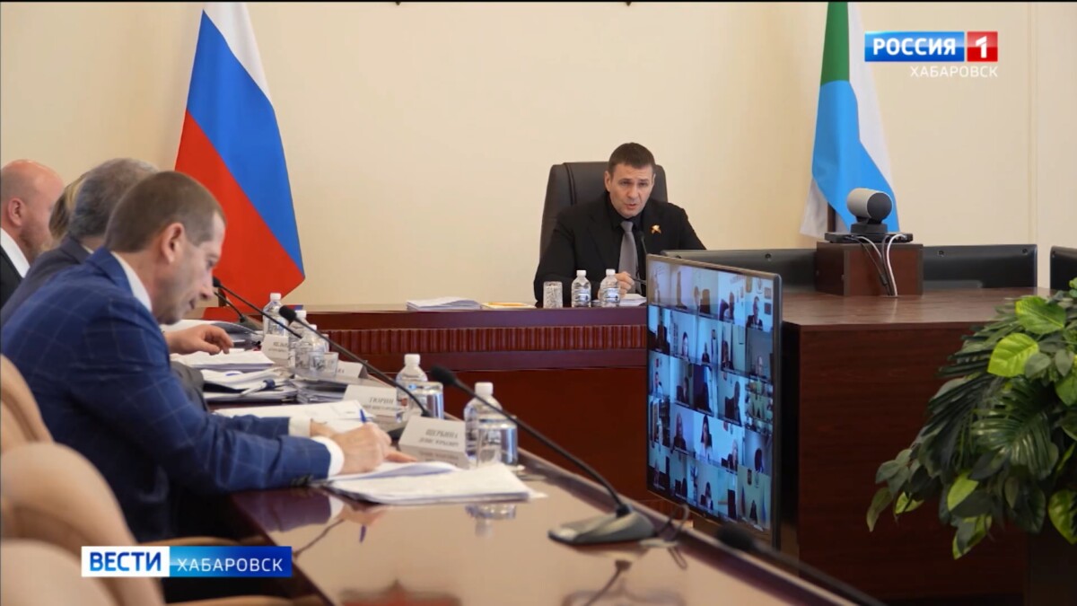 Дмитрий Демешин поручил привлекать инвесторов к обработке леса и турбизнесу в Комсомольском районе