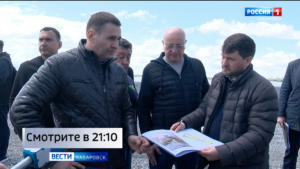 Смотрите в 21:10. Дмитрий Демешин поручил Максиму Иванову курировать работы на дамбе Хабаровска