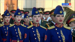 Участники XIV фестиваля «Амурские волны» выступили перед хабаровчанами на площади Славы