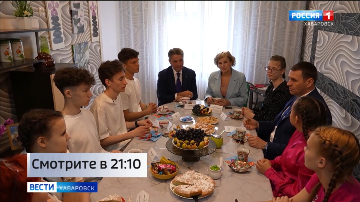 Смотрите в 21:10. Дмитрий Демешин: «Аукционы детских работ надо распространять в торговые центры»
