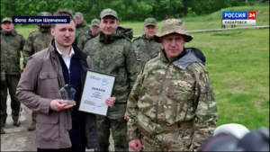 Юрий Трутнев наградил статуэткой премии «Звезда Дальнего Востока» производителя багги «Ерофей»