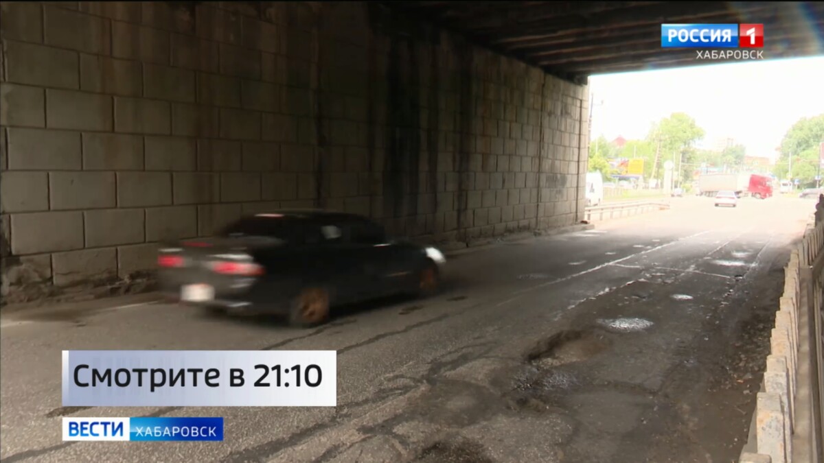 Смотрите в 21:10. Десятки автомашин пострадали в один день рядом со зданием краевой Госавтоинспекции