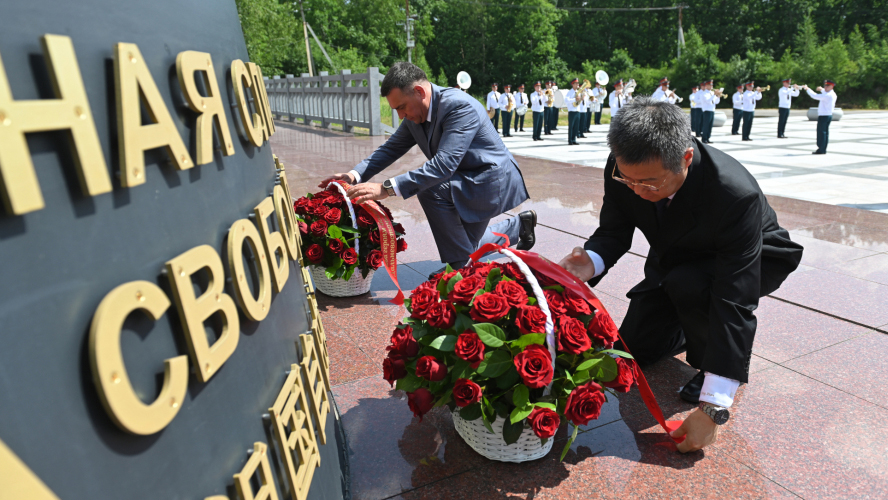 В селе Вятское почтили память воинов СССР, Китая и Кореи, участвовавших во Второй мировой войне