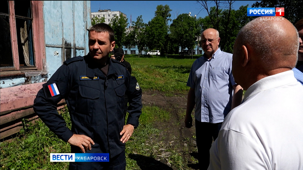 «Построим школу и детсад»: Губернатор поручил снести ветхие бараки в центре Хабаровска в этом году