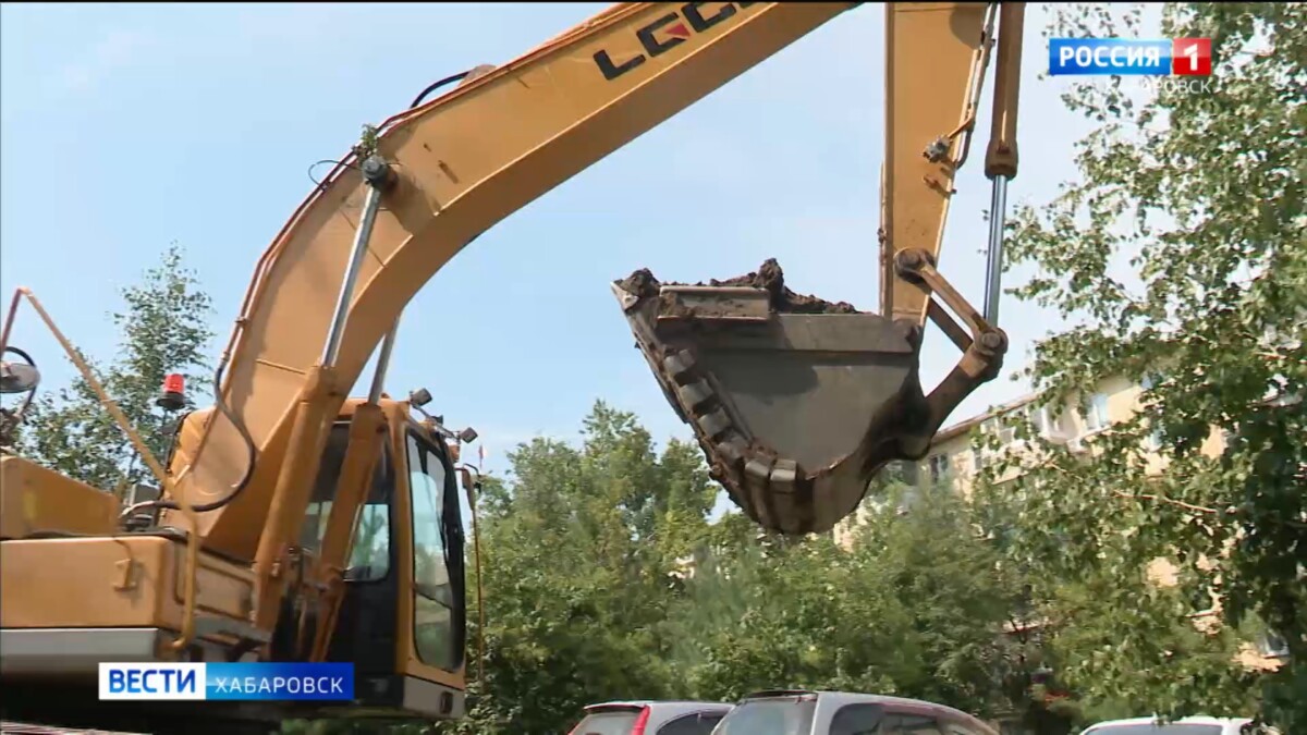 Дорогу к спортшколе «Дельфин» и центру «Феникс» обновят по поручению Дмитрия Демешина