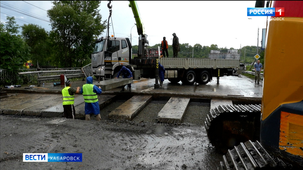 Активные работы по восстановлению моста на Восточном шоссе продолжаются круглосуточно